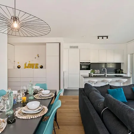 Huswell - New Near The With Stunning Seaview דירה אוסטנדה