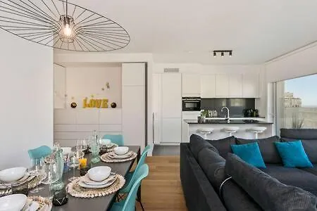 Huswell - New Near The With Stunning Seaview דירה